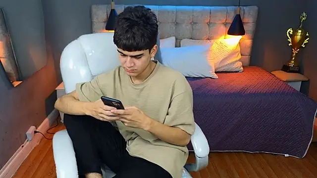 Tommy18   online show from March 13, 2025, 10:15 am