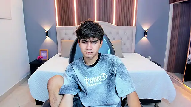 Tommy18   online show from February 7, 2026, 3:21 am