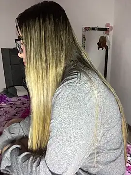 LunaShine  online show from September 23, 2025, 12:46 am