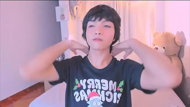 AllanYong18 online show from October 11, 2025, 5:17 am