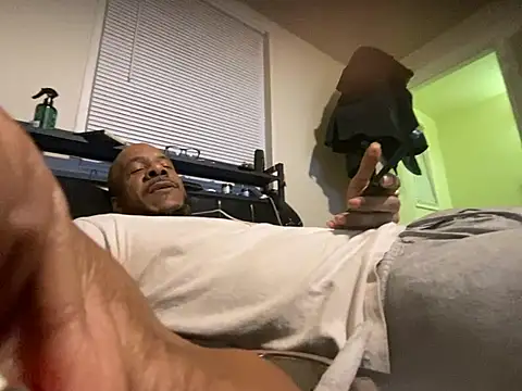 Snapshot of MrDaddyBbSnake chatting on January 18, 2025, 5:31 am MrDaddyBbSnake online show from January 18, 2025, 5:31 am