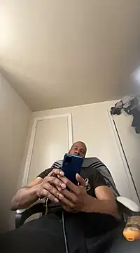 Snapshot of MrDaddyBbSnake chatting on February 25, 2025, 5:04 pm MrDaddyBbSnake online show from February 25, 2025, 5:04 pm