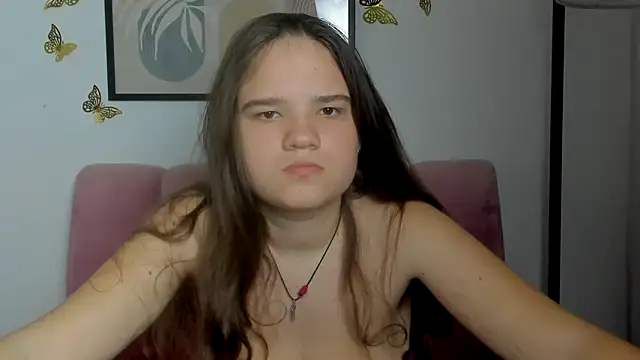 AdeleCruz online show from April 17, 2026, 11:46 am