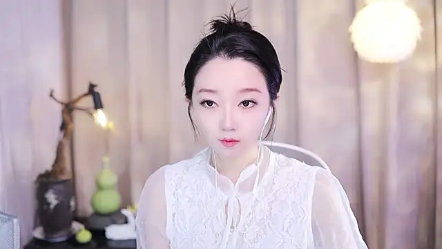 Zoe-99 online show from November 7, 2025, 4:07 pm