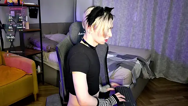 Snapshot of leon_yuugen chatting on March 19, 2025, 5:28 pm leon yuugen online show from March 19, 2025, 5:28 pm