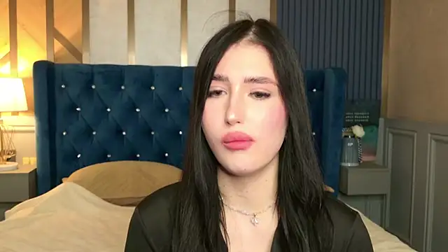 EmmaLawrens online show from September 21, 2025, 8:32 pm