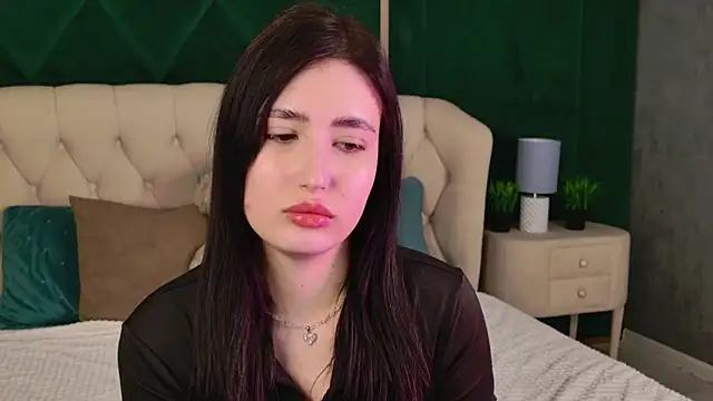 EmmaLawrens online show from March 22, 2026, 10:40 am