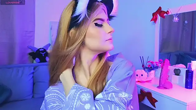 Snapshot of Emily__Mooree chatting on February 1, 2025, 4:14 am Emily  Mooree online show from February 1, 2025, 4:14 am