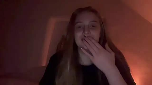 Snapshot of Ella-82 chatting on November 10, 2025, 8:30 pm Ella-82 online show from November 10, 2025, 8:30 pm