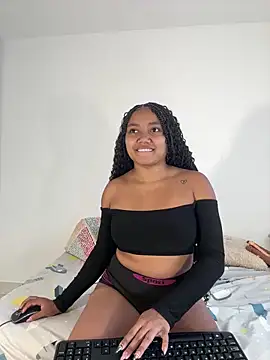 JasmineRose7 online show from May 15, 2026, 12:01 pm