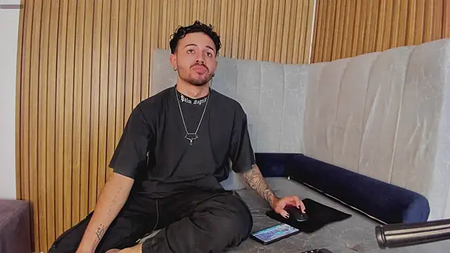 javi fox online show from February 9, 2025, 5:40 am