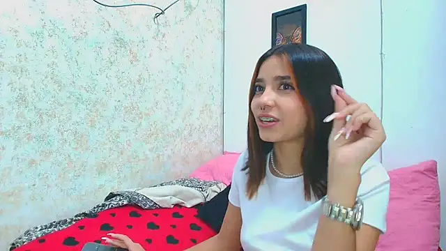 Rousse violett online show from March 16, 2025, 3:04 am