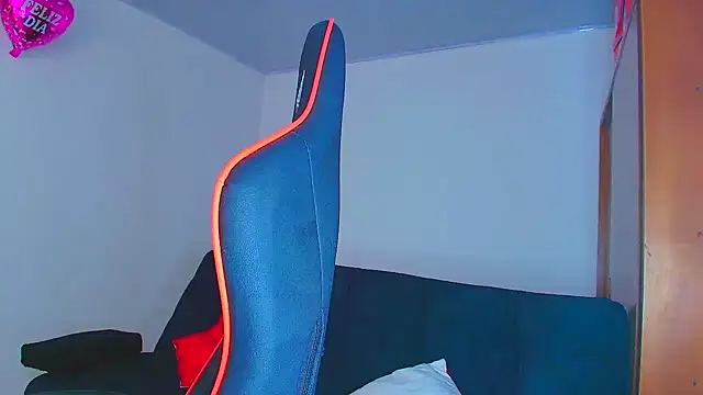 Rousse violett online show from October 9, 2025, 8:40 pm