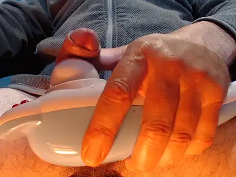 itsmeyes69 online show from September 27, 2025, 10:59 pm