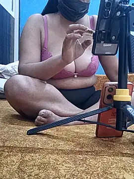 Snehalive online show from April 17, 2026, 5:32 am