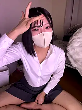 Snapshot of sakuchaaa_2525 chatting on December 19, 2025, 1:40 pm sakuchaaa 2525 online show from December 19, 2025, 1:40 pm