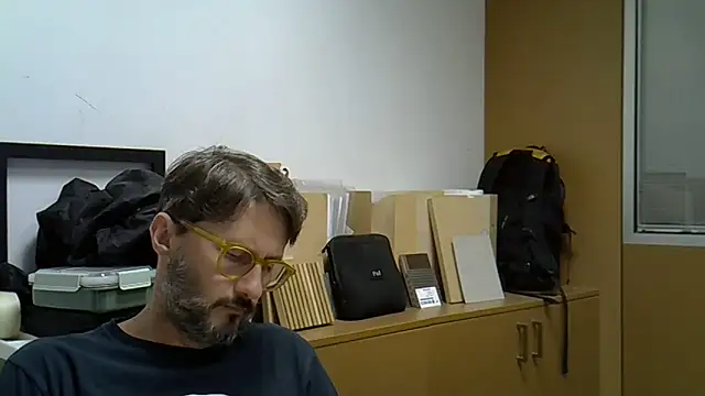 Cellino4 online show from October 1, 2025, 4:02 pm