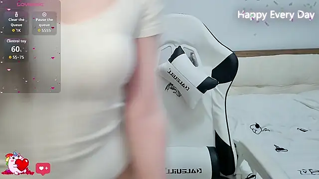 Snapshot of SlewVirus chatting on October 9, 2025, 6:06 pm SlewVirus online show from October 9, 2025, 6:06 pm