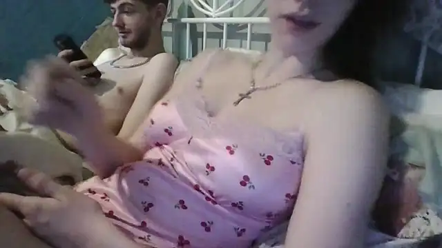 VioletxBlue online show from May 21, 2026, 10:11 am
