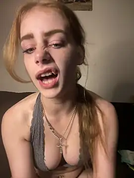VioletxBlue online show from July 17, 2026, 11:20 pm