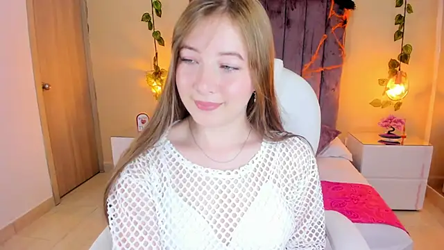Snapshot of Dahlia_Rousse chatting on October 2, 2025, 8:49 pm Dahlia Rousse online show from October 2, 2025, 8:49 pm