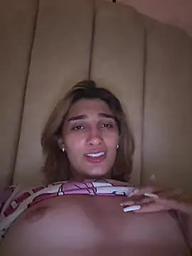 Snapshot of Queensara_ chatting on March 2, 2025, 5:23 am Queensara  online show from March 2, 2025, 5:23 am