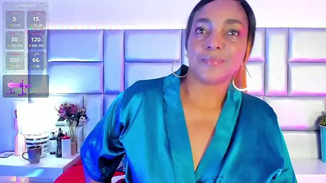 LovelyNickii online show from May 12, 2026, 12:24 pm