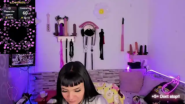 amyswallow7 online show from April 15, 2026, 1:01 am