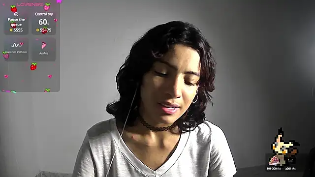 Lovelyamyy online show from February 28, 2025, 5:04 am