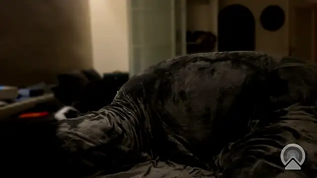 Snapshot of TyroneeDE chatting on October 16, 2025, 2:45 am TyroneeDE online show from October 16, 2025, 2:45 am