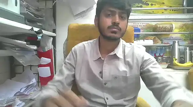 Snapshot of cute_modell chatting on February 19, 2025, 10:01 am cute modell online show from February 19, 2025, 10:01 am