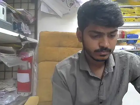 cute modell online show from February 16, 2026, 12:56 pm