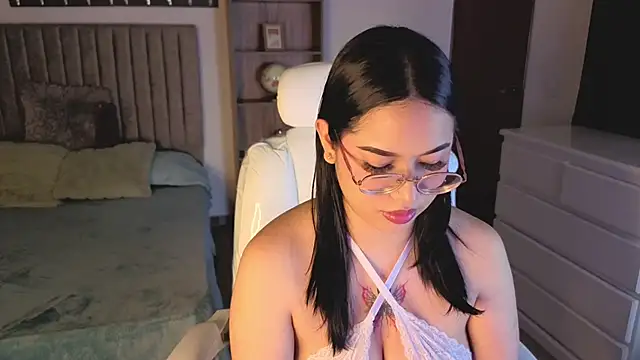 Snapshot of Renaxi_Smith chatting on February 20, 2026, 7:47 pm Renaxi Smith online show from February 20, 2026, 7:47 pm