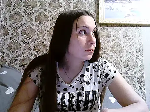 Yuliia30 online show from May 20, 2026, 4:13 pm