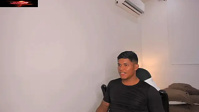 Snapshot of maxsteel177 chatting on January 22, 2025, 2:26 am maxsteel177 online show from January 22, 2025, 2:26 am