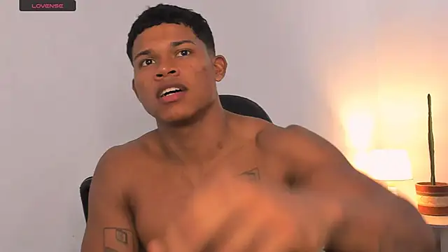 Snapshot of maxsteel177 chatting on March 11, 2025, 12:11 am maxsteel177 online show from March 11, 2025, 12:11 am