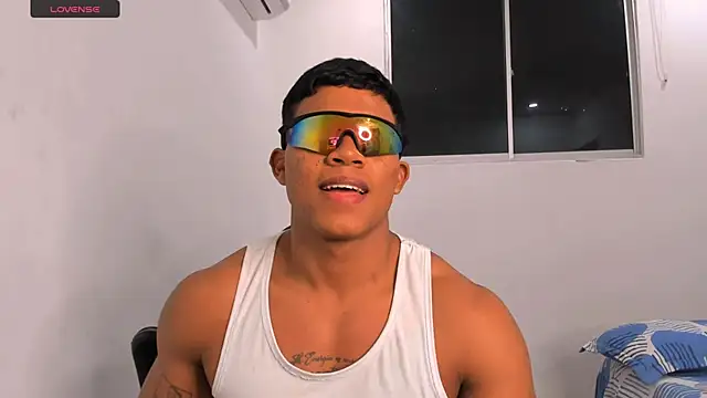 Snapshot of maxsteel177 chatting on March 12, 2025, 12:10 am maxsteel177 online show from March 12, 2025, 12:10 am