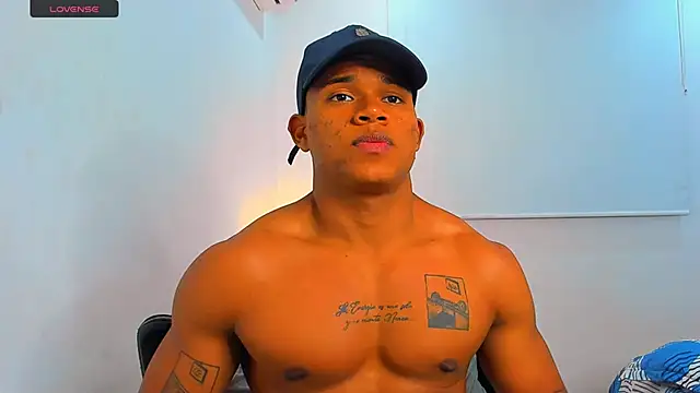 Snapshot of maxsteel177 chatting on March 14, 2025, 11:32 pm maxsteel177 online show from March 14, 2025, 11:32 pm