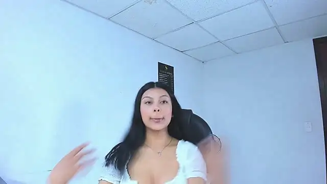 Salmaportman69 online show from October 1, 2025, 3:23 am