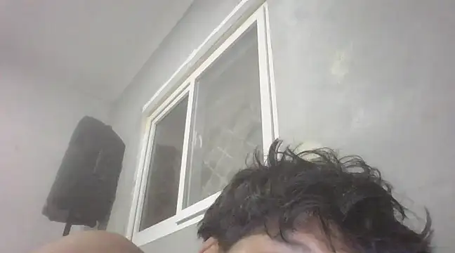 Snapshot of it0z_klk chatting on February 11, 2025, 3:29 am it0z klk online show from February 11, 2025, 3:29 am