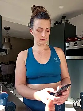 cumtomama online show from September 29, 2025, 9:25 am