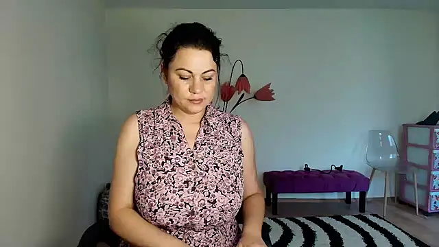 VixenVibesX online show from June 18, 2026, 11:58 am