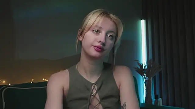 milasmiu online show from February 18, 2025, 10:14 pm