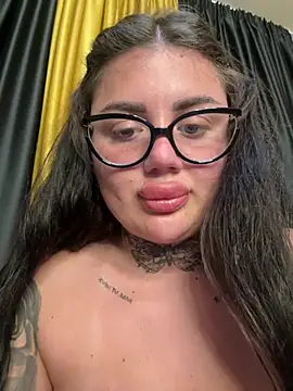 ShadowSweety online show from July 8, 2026, 6:56 pm