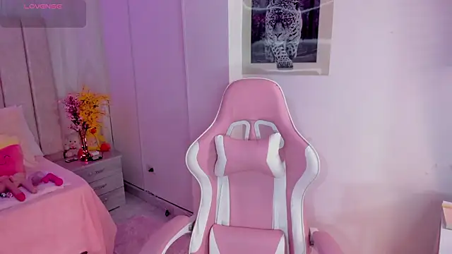 Snapshot of tamy_xoo chatting on February 6, 2025, 7:51 pm tamy xoo online show from February 6, 2025, 7:51 pm