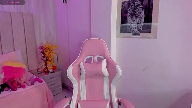 Snapshot of tamy_xoo chatting on February 12, 2025, 8:18 pm tamy xoo online show from February 12, 2025, 8:18 pm