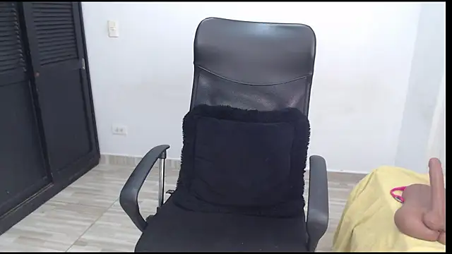 avis lara online show from April 15, 2026, 5:14 am