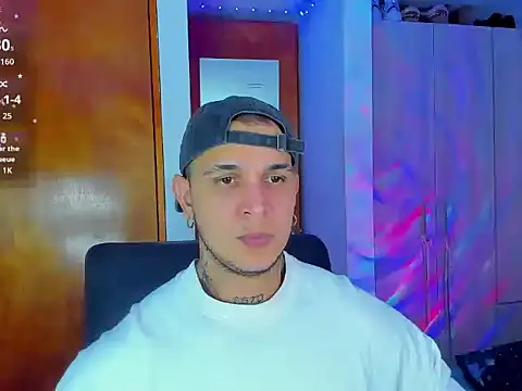 austinoficial online show from September 8, 2025, 11:37 pm