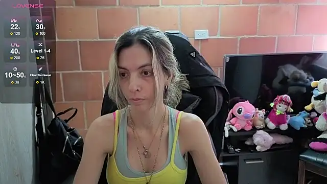 Princezzlove3 online show from October 7, 2025, 5:43 pm