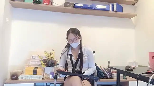 Lush-Office online show from February 13, 2025, 7:56 am